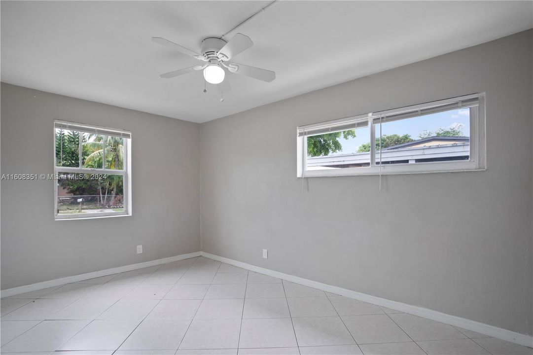 For Sale: $429,900 (4 beds, 2 baths, 1458 Square Feet)