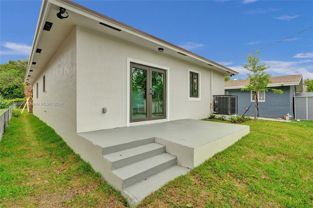 Active With Contract: $550,000 (3 beds, 2 baths, 1560 Square Feet)