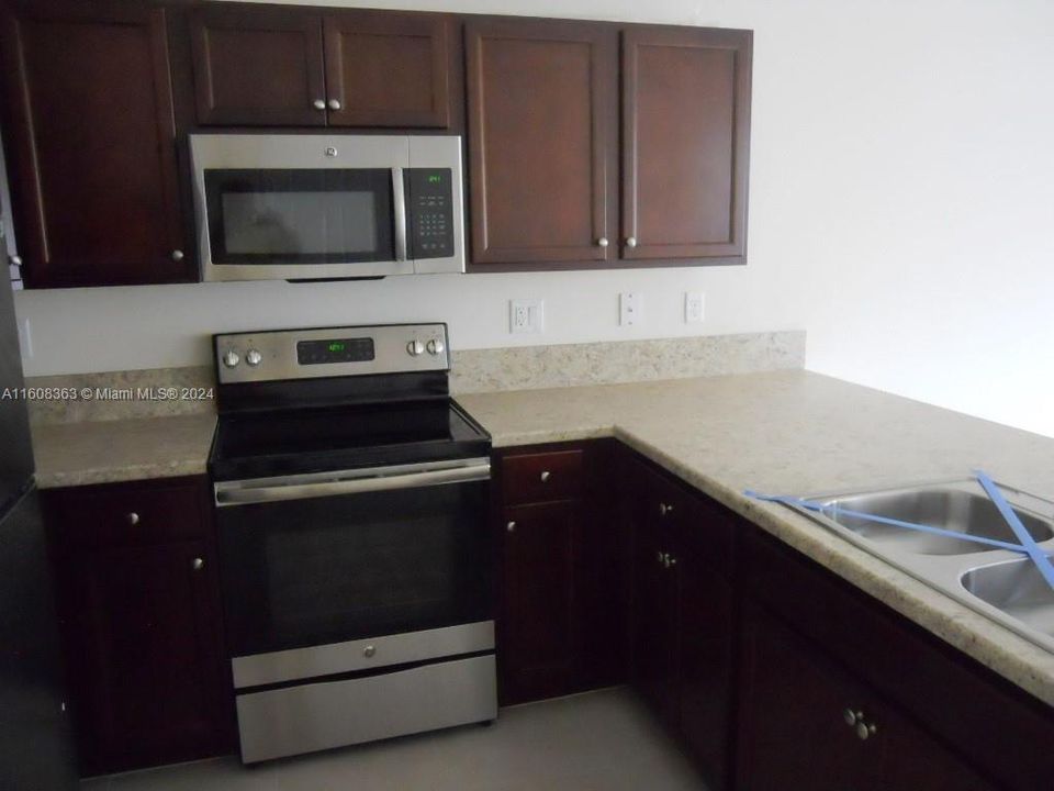 For Rent: $2,850 (3 beds, 2 baths, 0 Square Feet)