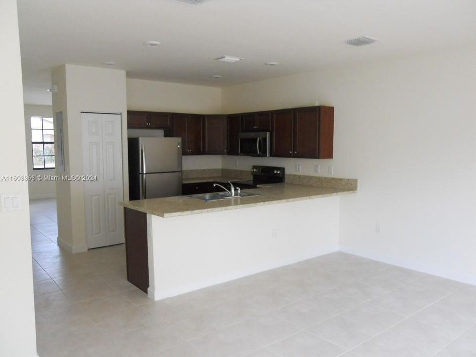 For Rent: $2,850 (3 beds, 2 baths, 0 Square Feet)