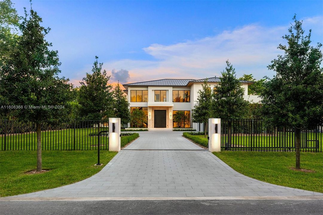 For Sale: $8,998,000 (7 beds, 8 baths, 7449 Square Feet)