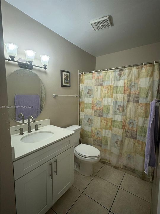 For Sale: $210,000 (1 beds, 1 baths, 583 Square Feet)