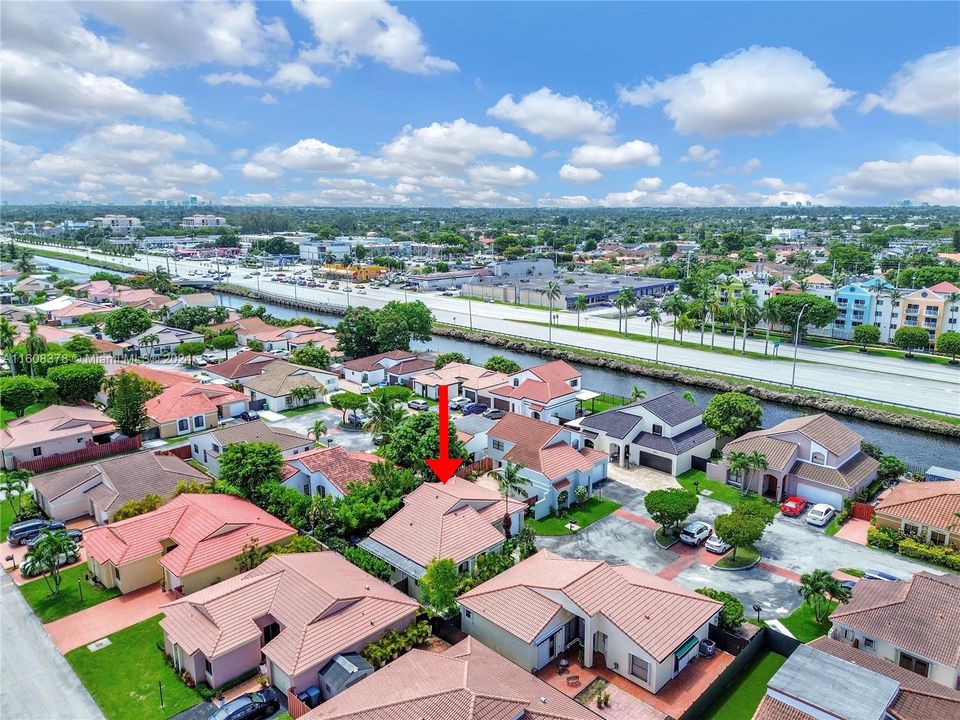 For Sale: $695,000 (3 beds, 3 baths, 1372 Square Feet)