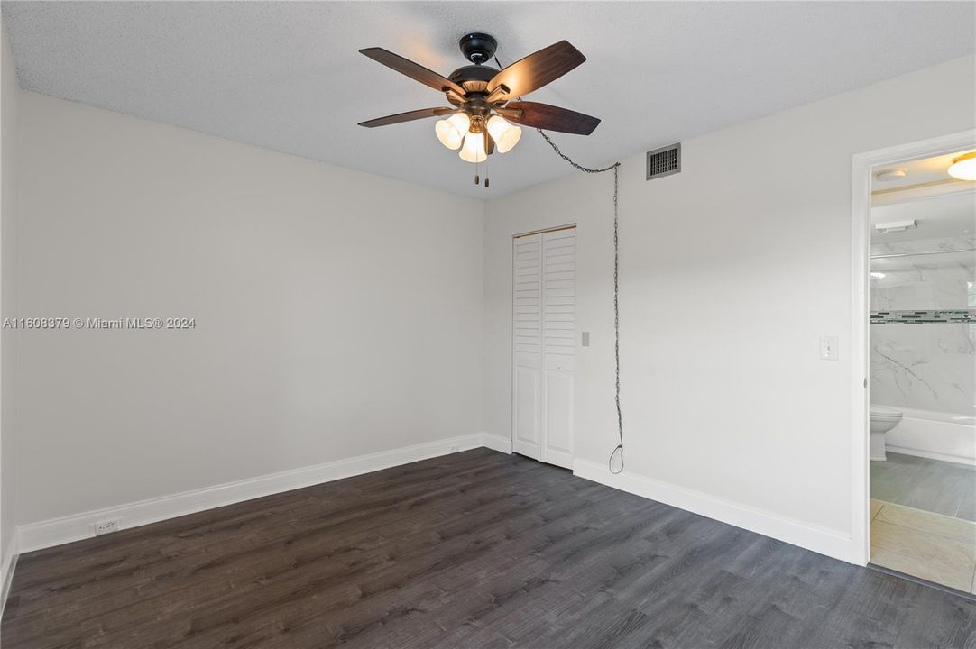 For Sale: $265,000 (2 beds, 2 baths, 1106 Square Feet)