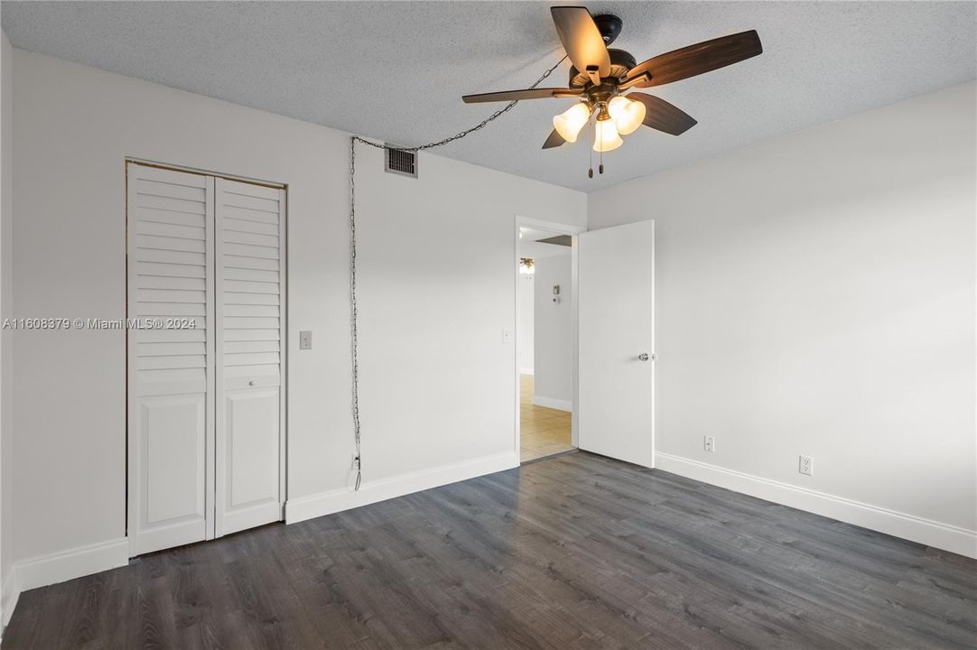 For Sale: $265,000 (2 beds, 2 baths, 1106 Square Feet)