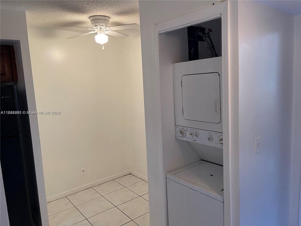 For Rent: $2,200 (2 beds, 2 baths, 1040 Square Feet)