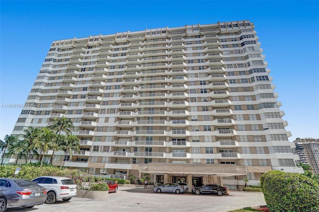 For Sale: $254,000 (1 beds, 1 baths, 545 Square Feet)