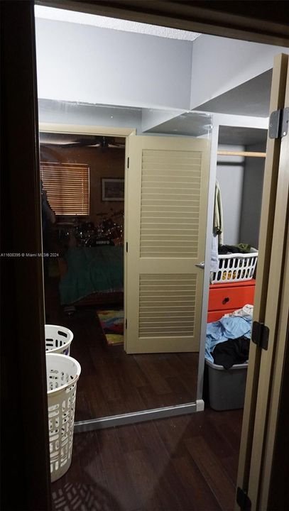 Vendido Recientemente: $269,000 (2 camas, 1 baños, 912 Pies cuadrados)