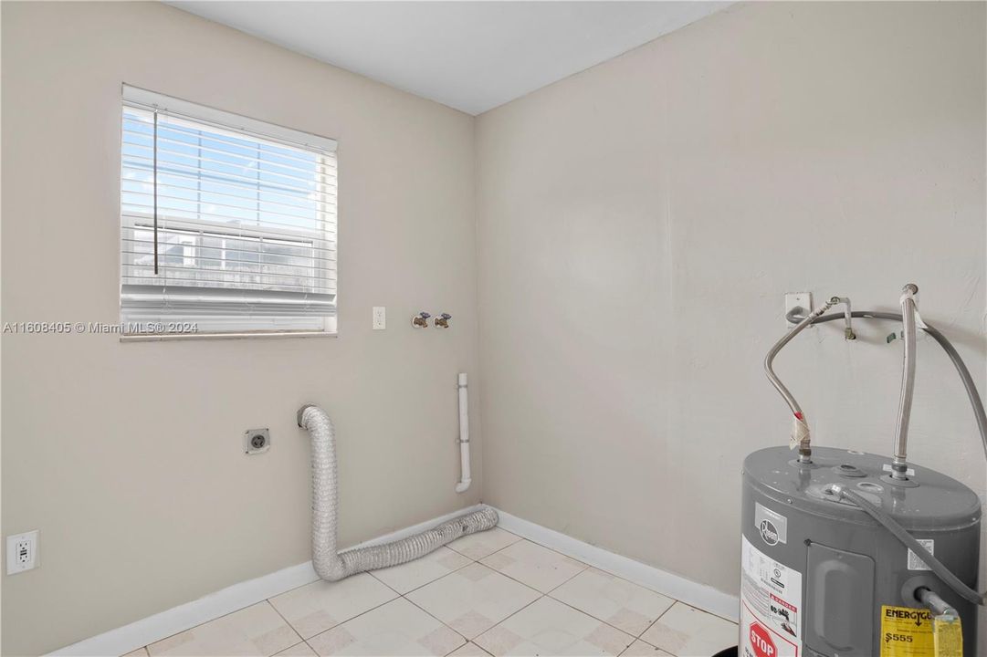 For Sale: $449,900 (3 beds, 2 baths, 1466 Square Feet)