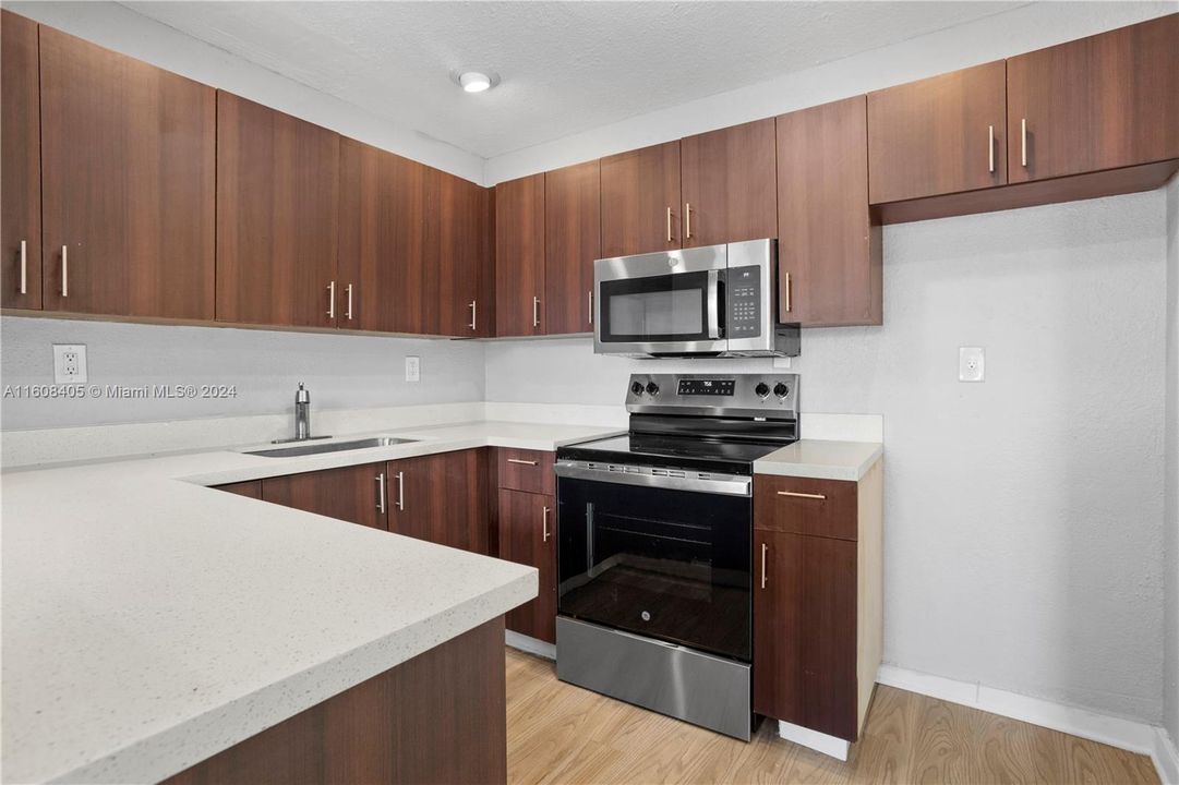 For Sale: $449,900 (3 beds, 2 baths, 1466 Square Feet)