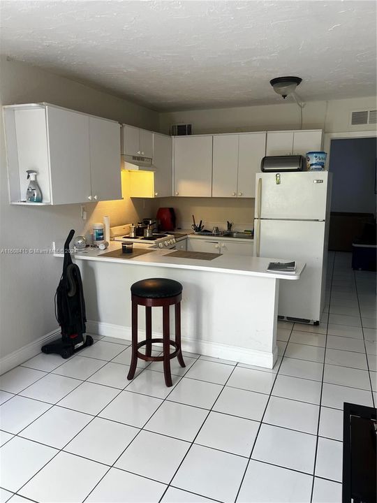 For Sale: $149,000 (1 beds, 1 baths, 456 Square Feet)