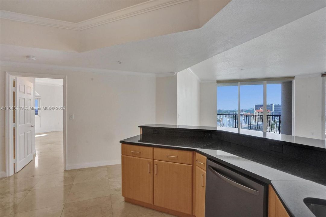 For Sale: $1,200,000 (2 beds, 2 baths, 1650 Square Feet)