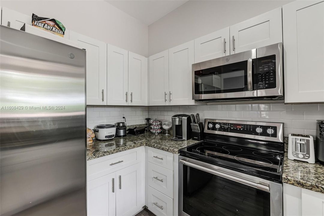 For Sale: $609,900 (4 beds, 2 baths, 1812 Square Feet)
