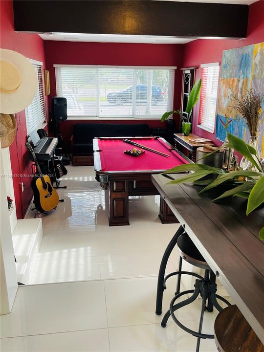 En Venta: $989,000 (3 camas, 2 baños, 1538 Pies cuadrados)