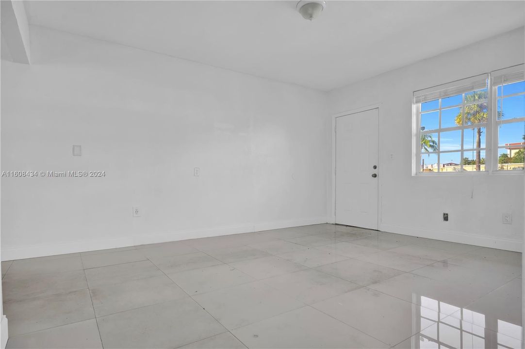 En Venta: $669,999 (3 camas, 2 baños, 1395 Pies cuadrados)