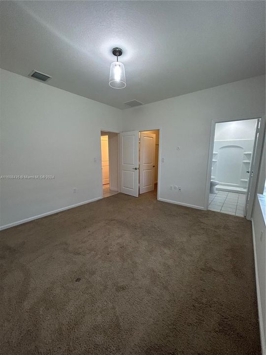 For Rent: $3,650 (4 beds, 2 baths, 1817 Square Feet)