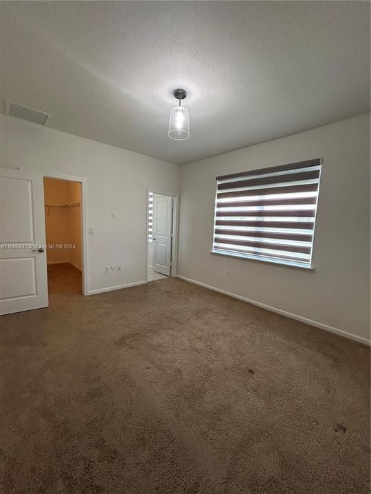 For Rent: $3,650 (4 beds, 2 baths, 1817 Square Feet)