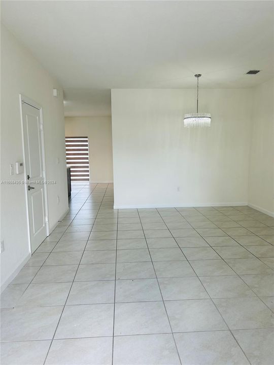 For Rent: $3,650 (4 beds, 2 baths, 1817 Square Feet)