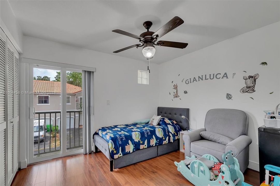 Active With Contract: $459,900 (4 beds, 2 baths, 1541 Square Feet)