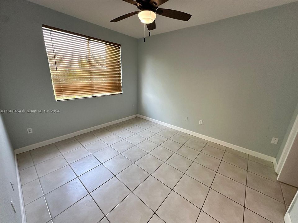 For Rent: $2,300 (2 beds, 2 baths, 894 Square Feet)