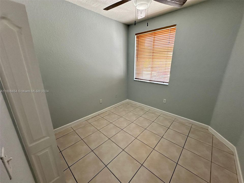 For Rent: $2,300 (2 beds, 2 baths, 894 Square Feet)