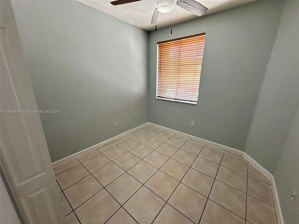 For Rent: $2,300 (2 beds, 2 baths, 894 Square Feet)