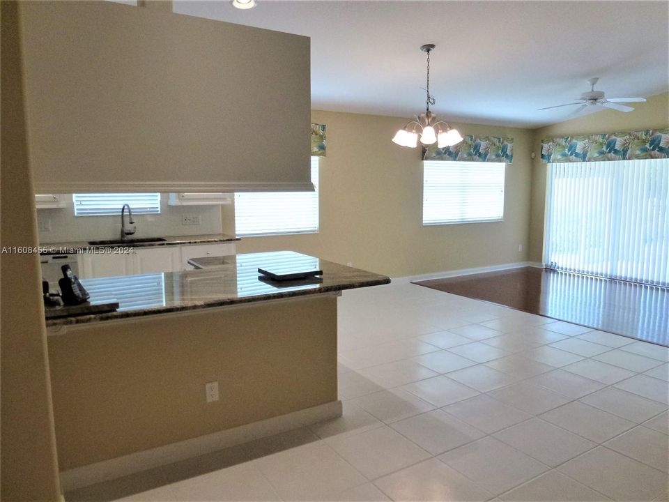 For Rent: $2,600 (2 beds, 2 baths, 1526 Square Feet)