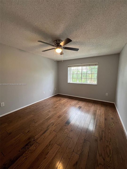 For Rent: $2,100 (2 beds, 2 baths, 1075 Square Feet)