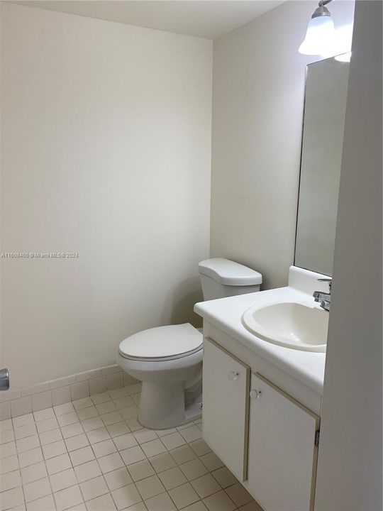 Recently Rented: $1,700 (1 beds, 1 baths, 811 Square Feet)