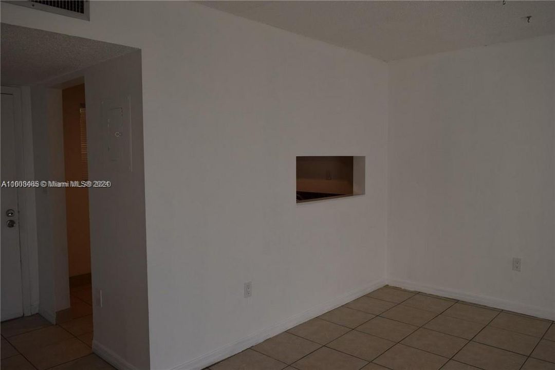 Activo con contrato: $249,000 (1 camas, 1 baños, 705 Pies cuadrados)