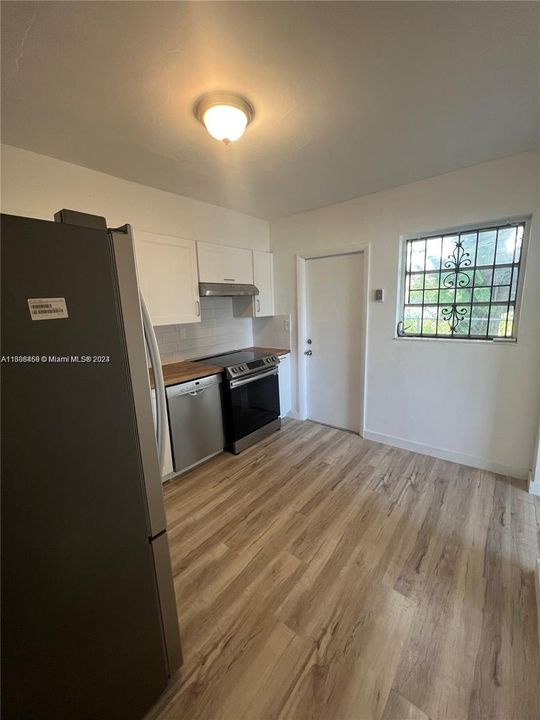 Recently Rented: $2,200 (2 beds, 1 baths, 1526 Square Feet)