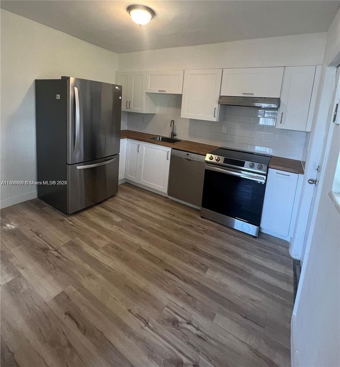 For Rent: $2,400 (2 beds, 1 baths, 1526 Square Feet)