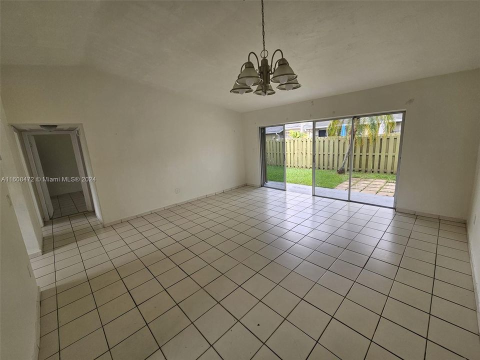 En Venta: $410,000 (2 camas, 2 baños, 1003 Pies cuadrados)