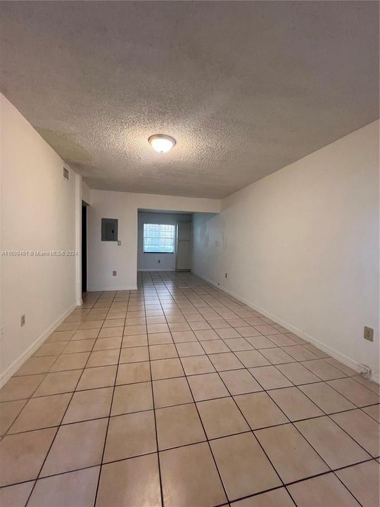 For Rent: $2,000 (2 beds, 1 baths, 4192 Square Feet)