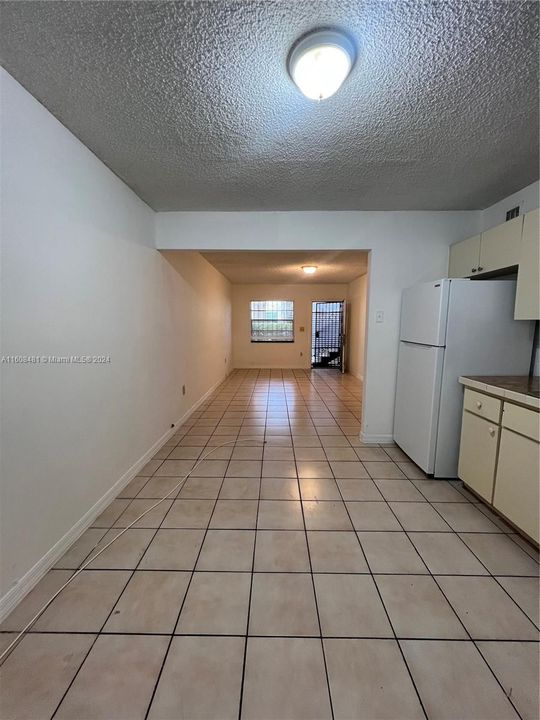 For Rent: $2,000 (2 beds, 1 baths, 4192 Square Feet)