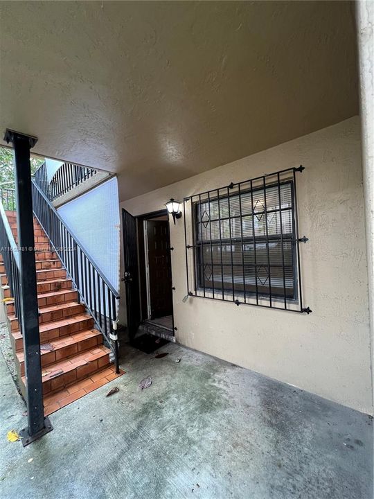 For Rent: $2,000 (2 beds, 1 baths, 4192 Square Feet)