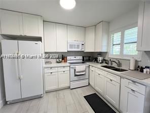 For Sale: $379,000 (2 beds, 1 baths, 1098 Square Feet)