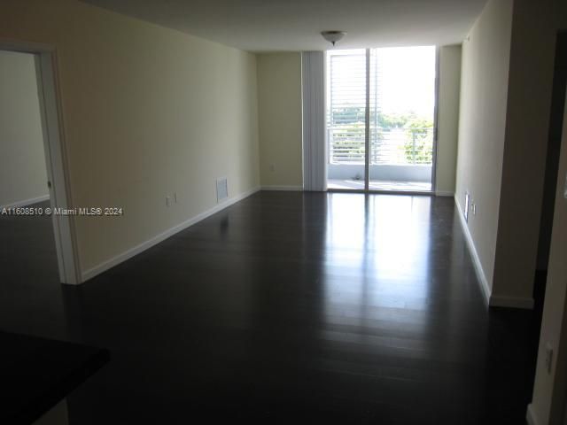 Active With Contract: $4,500 (2 beds, 2 baths, 1388 Square Feet)