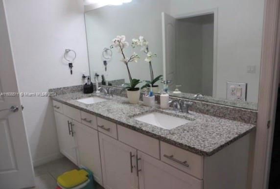 Main bathroom