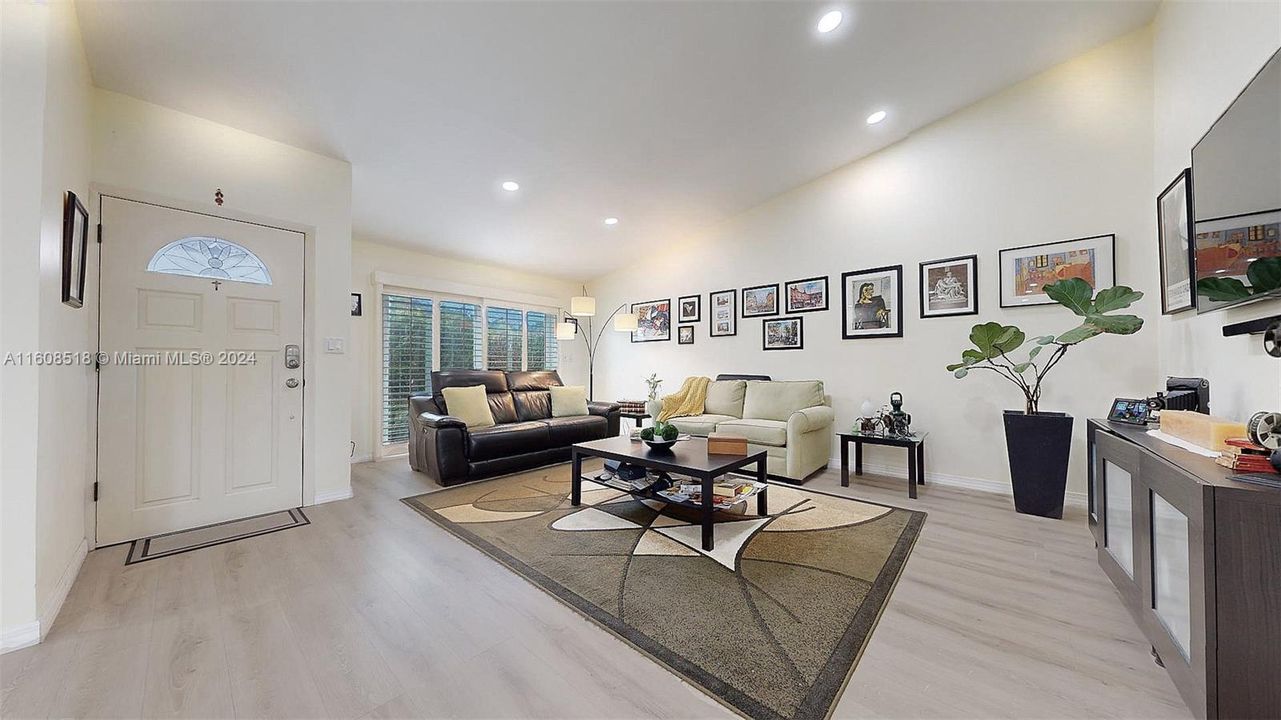 Active With Contract: $4,800 (3 beds, 2 baths, 1655 Square Feet)