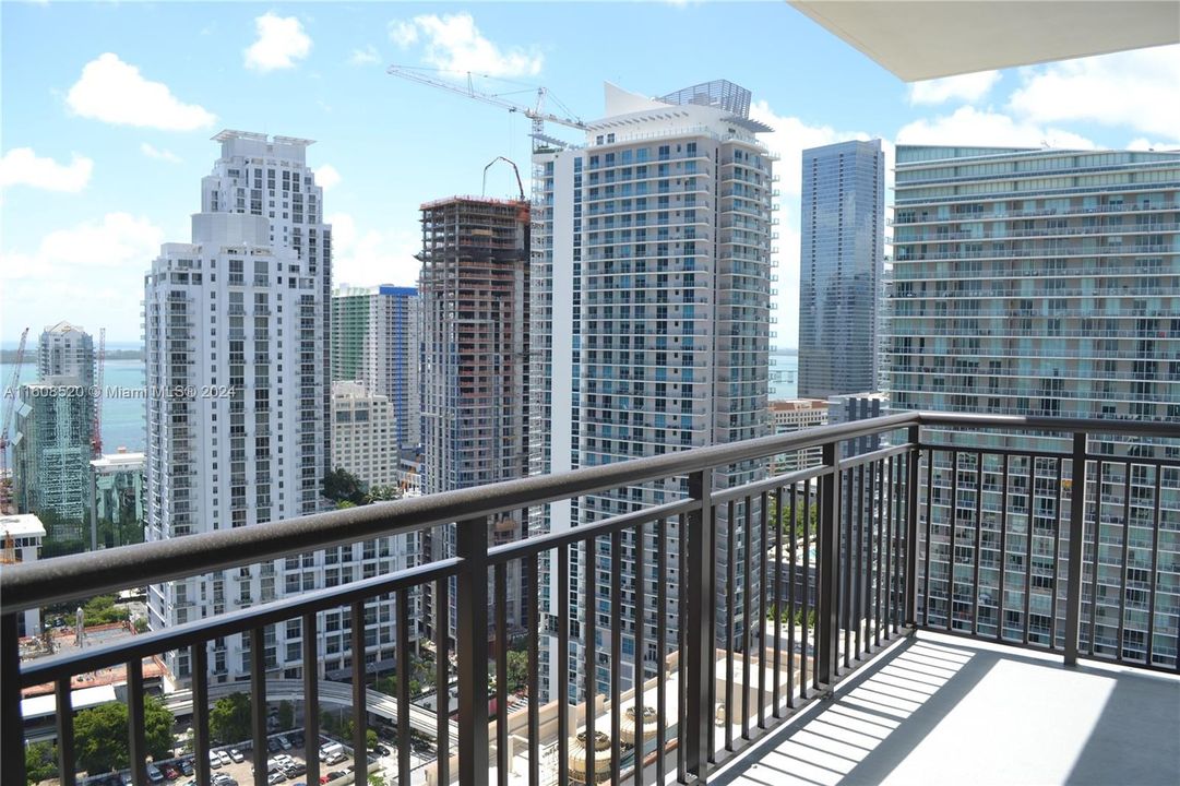 Active With Contract: $3,850 (2 beds, 2 baths, 1118 Square Feet)