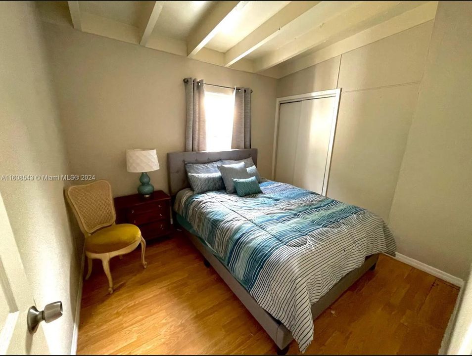 Vendido Recientemente: $359,310 (3 camas, 2 baños, 928 Pies cuadrados)