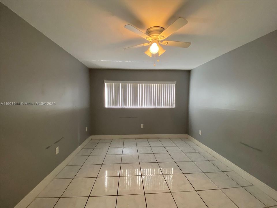 For Rent: $2,345 (2 beds, 2 baths, 870 Square Feet)