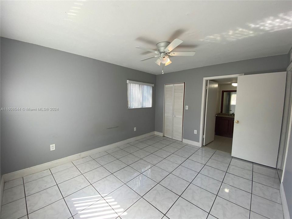 For Rent: $2,345 (2 beds, 2 baths, 870 Square Feet)