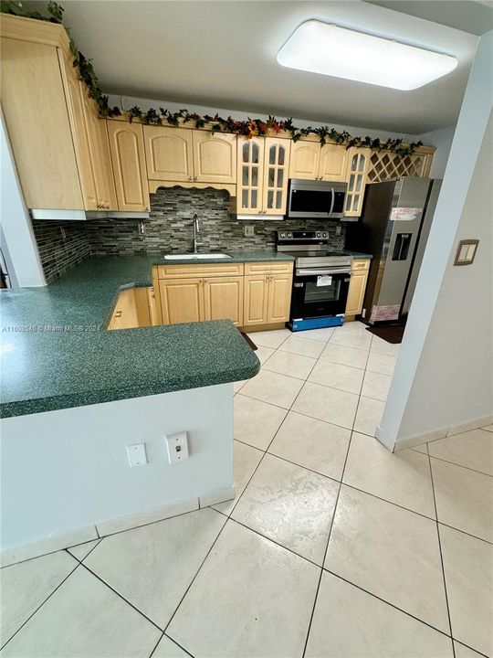 For Rent: $2,750 (3 beds, 2 baths, 1288 Square Feet)