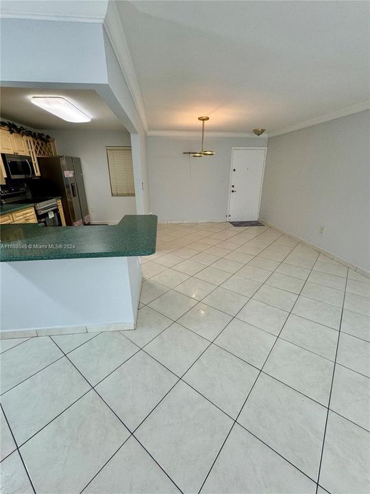 For Rent: $2,750 (3 beds, 2 baths, 1288 Square Feet)