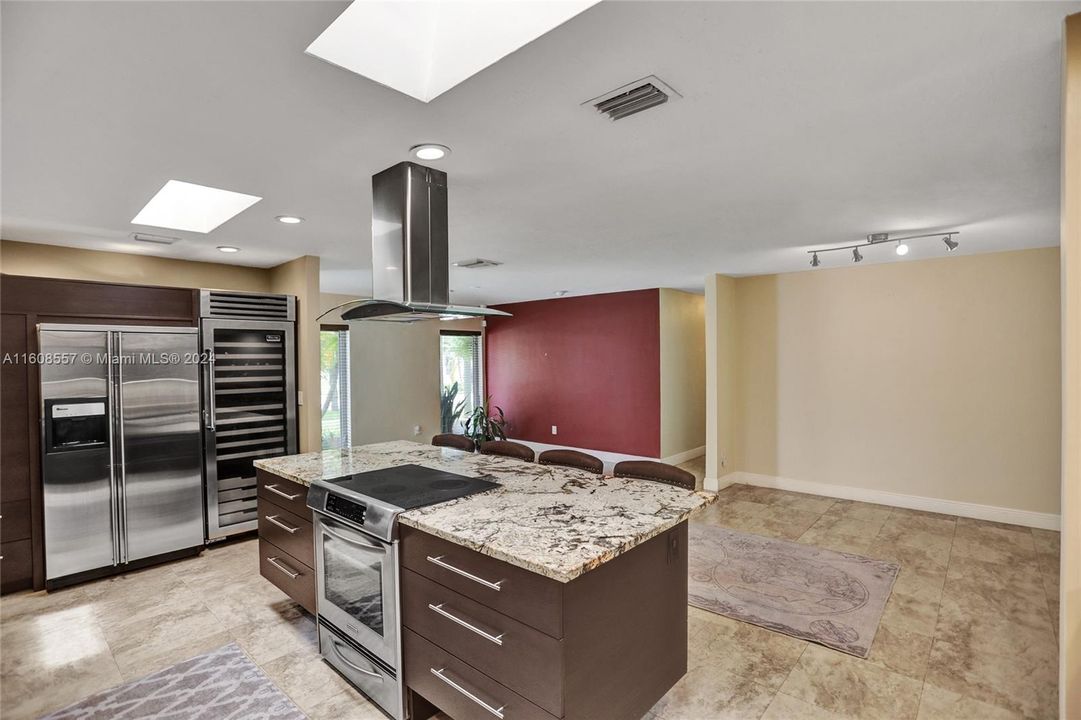 Active With Contract: $749,000 (3 beds, 2 baths, 1708 Square Feet)