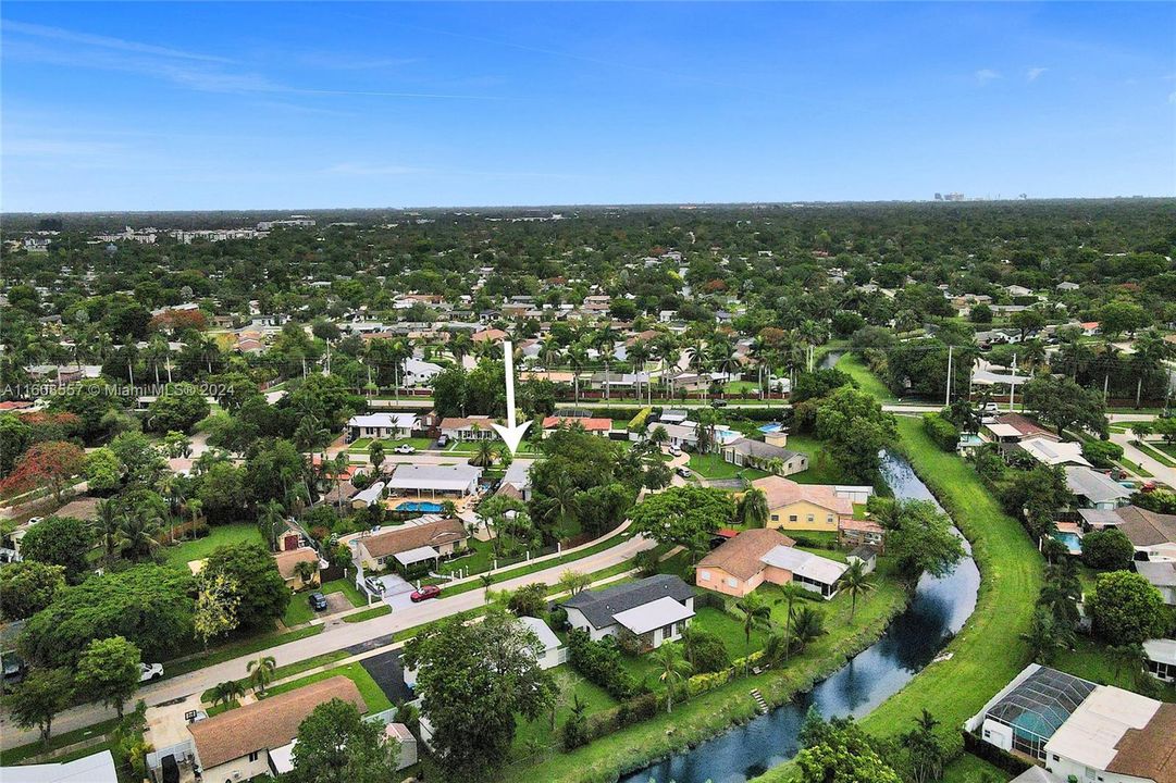 Active With Contract: $749,000 (3 beds, 2 baths, 1708 Square Feet)