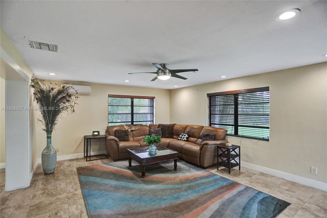 Active With Contract: $749,000 (3 beds, 2 baths, 1708 Square Feet)