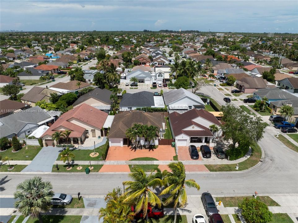 For Sale: $620,000 (4 beds, 2 baths, 1785 Square Feet)